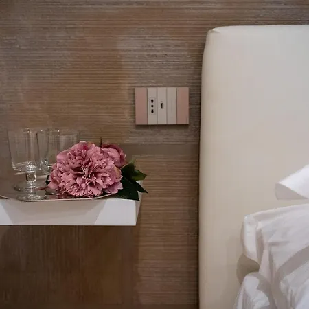 Luxury Cecilia Via Antonio Del Re 9 *