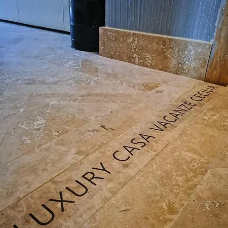 Luxury Cecilia Via Antonio Del Re 9 Guest house
